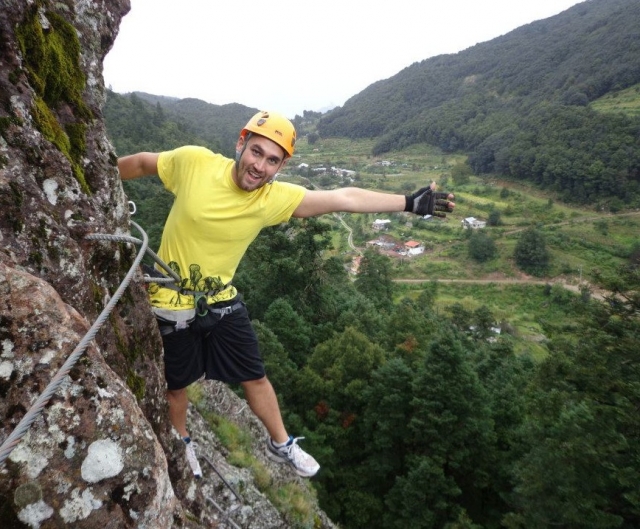 Caminando en la montaña.jpg
